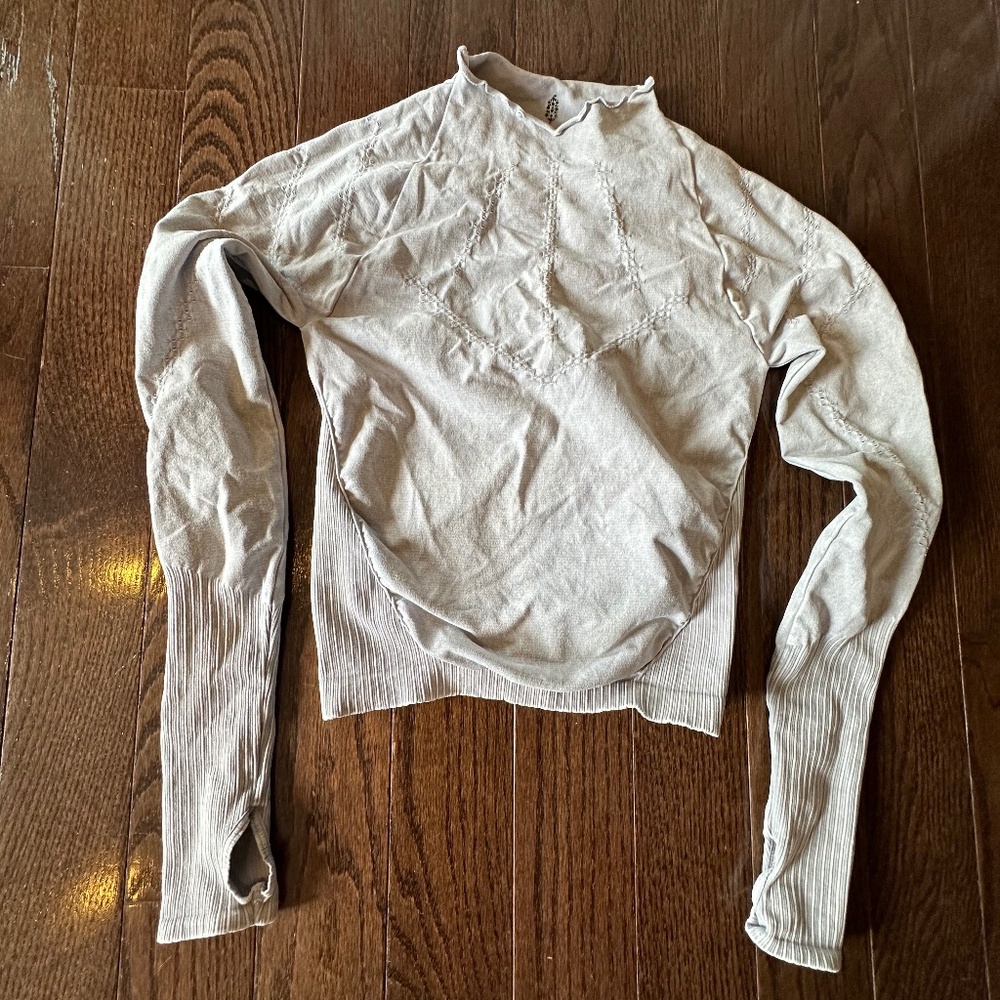 Free People Movement Good Karma High Neck Cropped Long Sleeve gray Size M/L